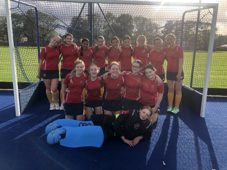 F2 girls hockey team lined up on tour to Manchester